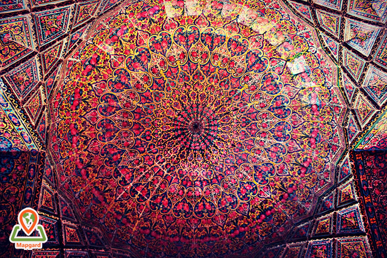 سقف شبستان مسجد نصیر الملک