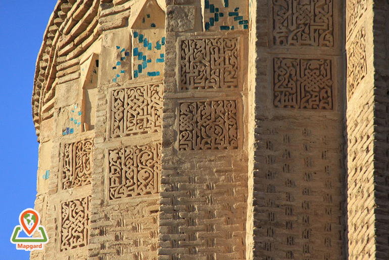 تزئینات آجری امامزاده محمد در مجموعه بسطام