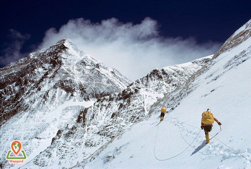 کوهنوردی در اورست، نپال