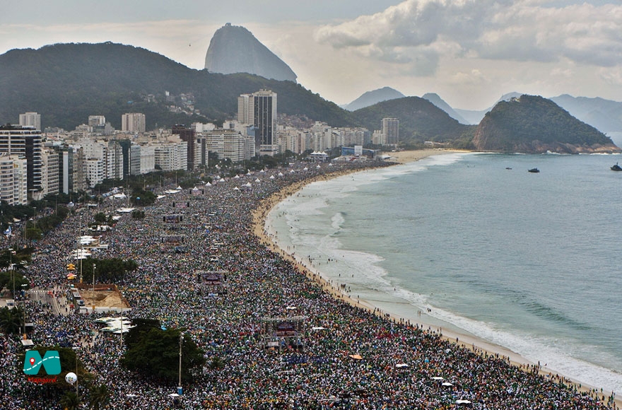 آفتاب گرفتن در ساحل معروف ریودجنیرو (Rio De Janeiro)، برزیل1