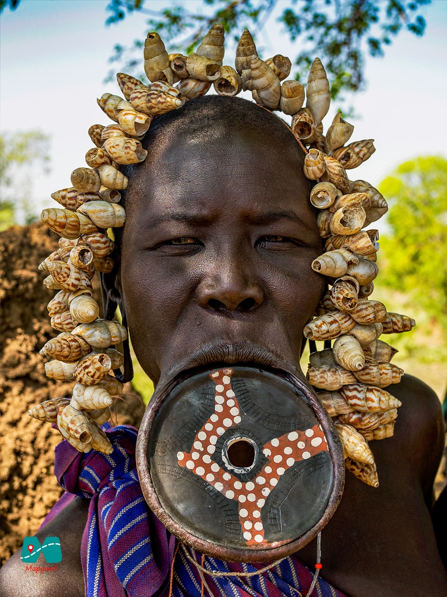 زنی از قبیله مورسی (Mursi Tribe)5