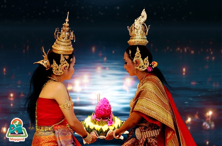 رها کردن کراتونگ ها (krathong) در رودخانه