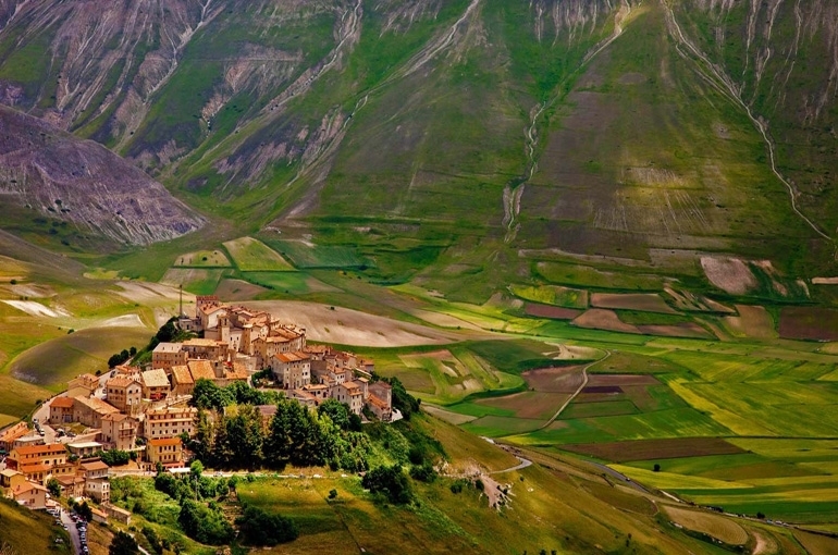 پارک ملی مونتی سیبیلینی (Monti Sibillini National Park) | ایتالیا (Italy)