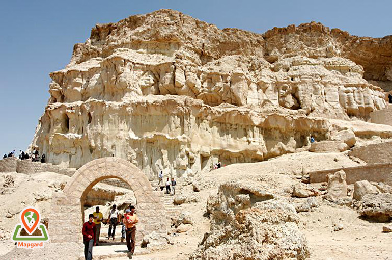 مسیر دسترسی به غارهای خربس