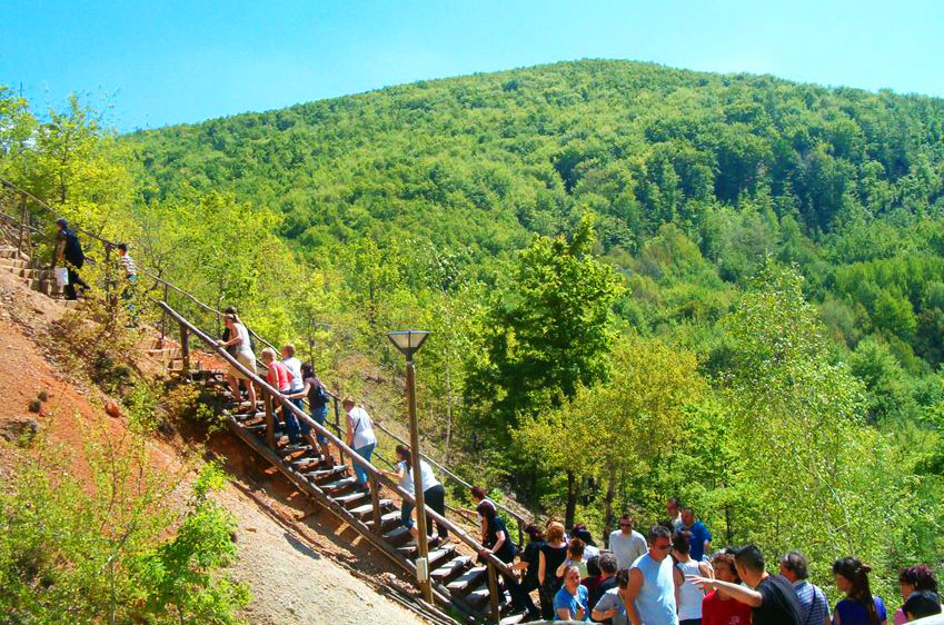 راه های دسترسی به شهر شیطان صربستان