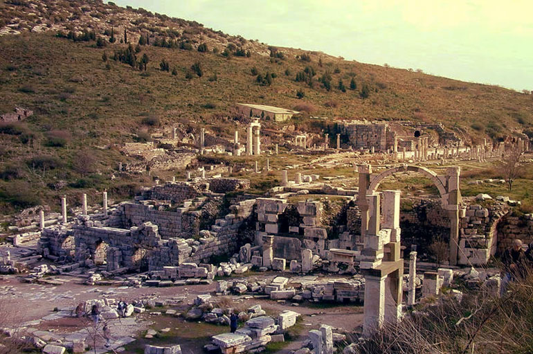 دروازه مگنسیان (Magnesian Gate)