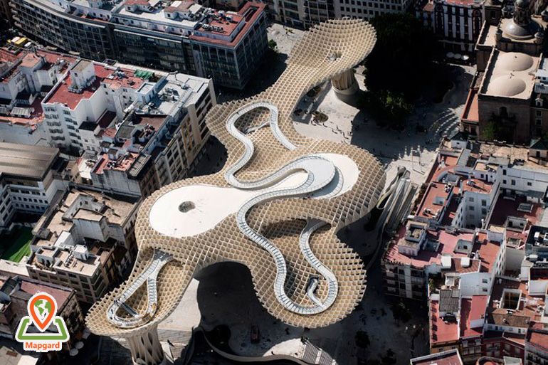 سازه متراکم وافل مانند سایبان متروپل (Metropol Parasol)