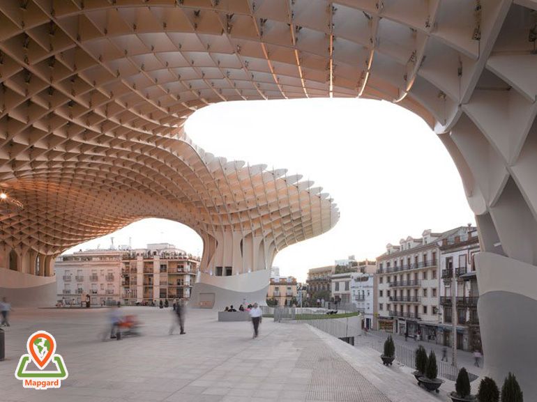 کاربرد سایبان متروپل (Metropol Parasol)