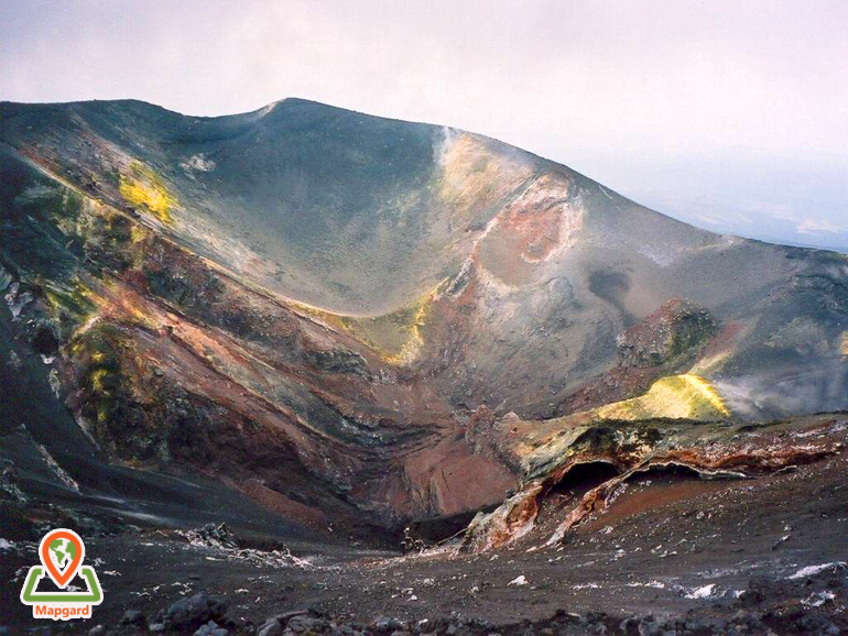 غارهای گدازه ای آتشفشان اتنا (Etna)