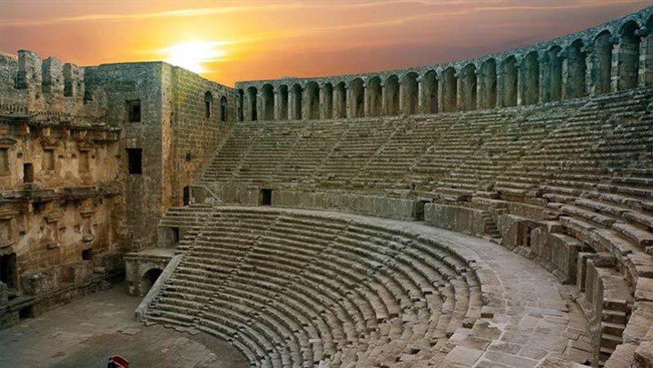 1) شهر باستانی آسپندوس در آنتالیا (Aspendos)