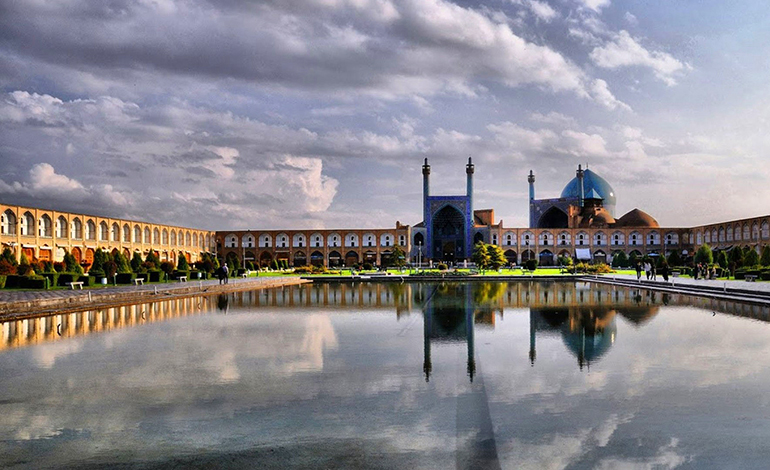 2) اصفهان، نصف جهان