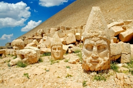 راهنمای بازدید از کوه نمرود (Mount Nemrut) | معروف ترین جاذبه شرق ترکیه