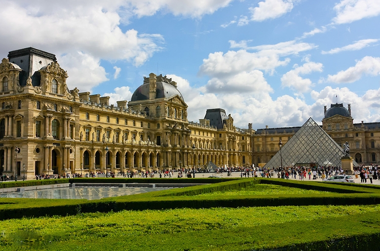 موزه لوور (Louvre Museum)