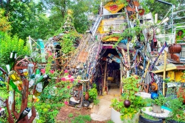 کلیسای جامع جانک (Cathedral of Junk) | کلیسایی از ضایعات و مواد بازیافت!