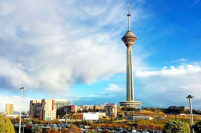 راهنمای بازدید از برج میلاد | نماد تهران و ششمین برج مخابراتی دنیا