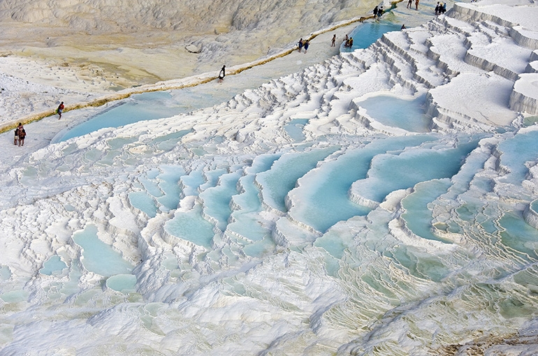 راهنمای بازدید از چشمه های پلکانی پاموکاله (Pamukkale) | اولین چشمه آب شور جهان