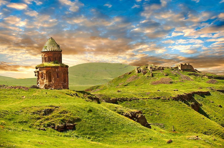 راهنمای بازدید از شهر باستانی آنی (Ani) | شهر 1001 کلیسا در مرز ترکیه و ارمنستان