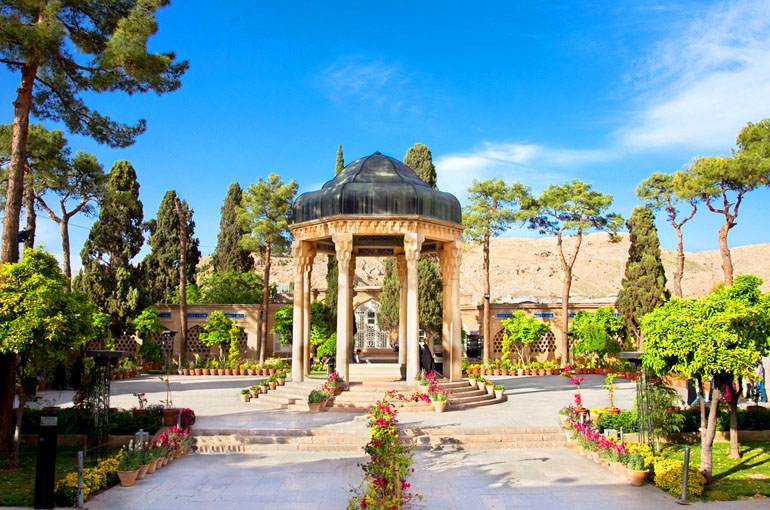 آرامگاه حافظ (حافظیه) | نگین شهر شیراز