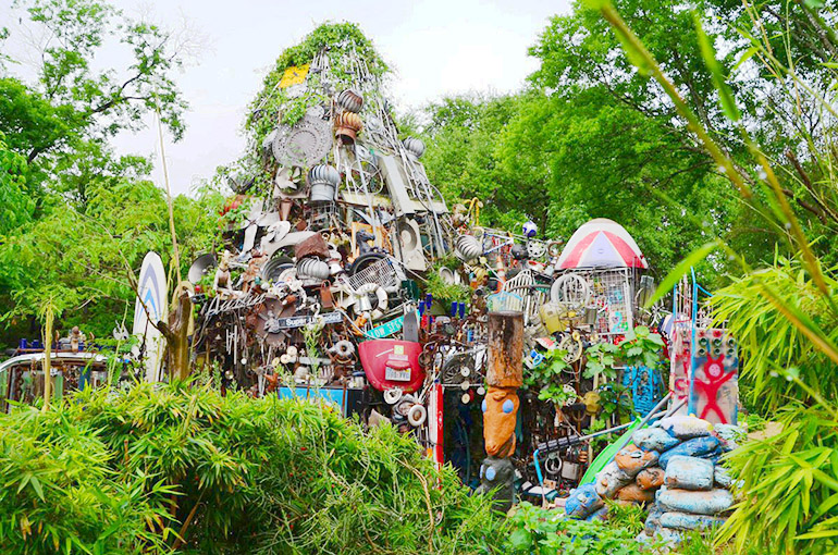 2) کلیسای جامع جانک (Cathedral of Junk)، آستین (Austin)، تگزاس (Texas)